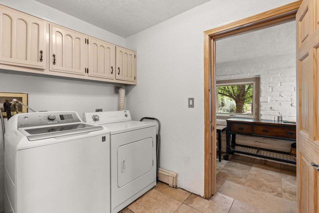 416 Camino Arco Iris, Corrales, NM 87048