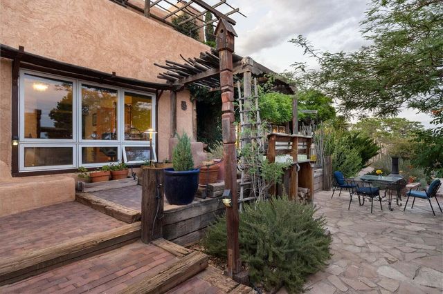 416 Camino Arco Iris, Corrales, NM 87048