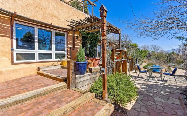 416 Camino Arco Iris, Corrales, NM 87048