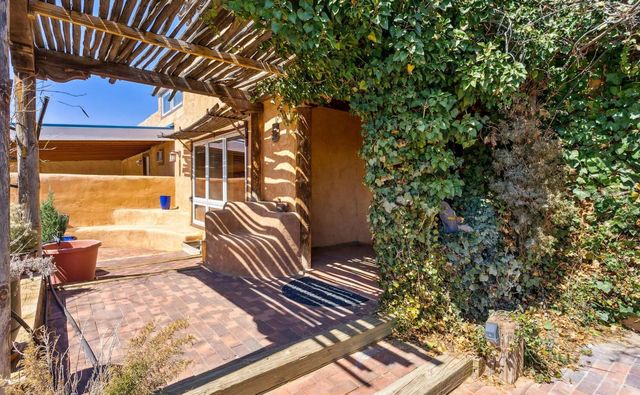 416 Camino Arco Iris, Corrales, NM 87048