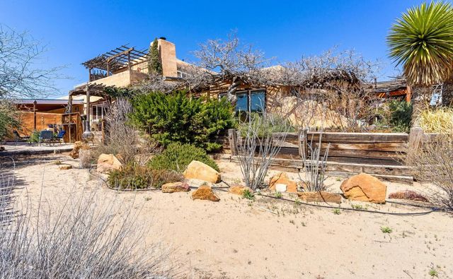 416 Camino Arco Iris, Corrales, NM 87048