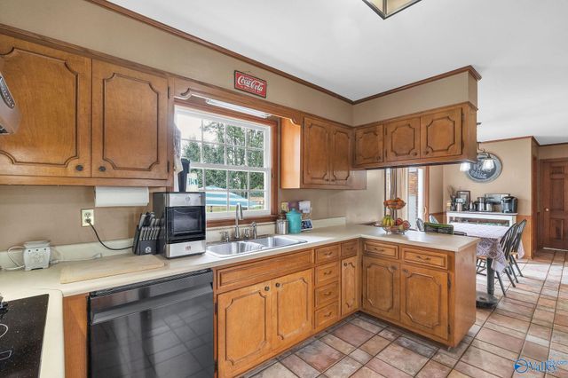 2212 Fleetwood Drive SE, Decatur, AL 35601