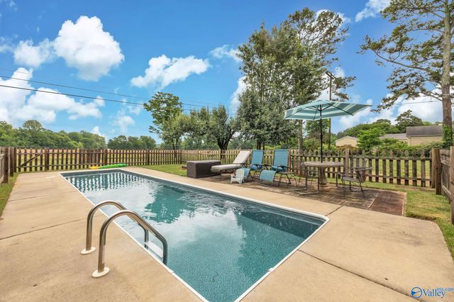 2212 Fleetwood Drive SE, Decatur, AL 35601