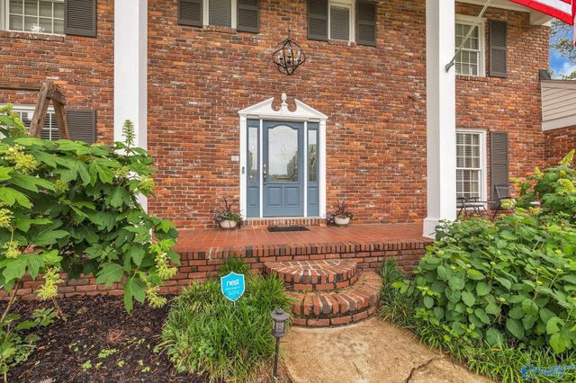 2212 Fleetwood Drive SE, Decatur, AL 35601