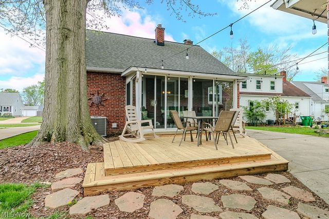 281 E 286th Street, Willowick, OH 44095