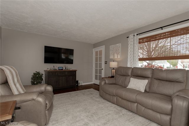 281 E 286th Street, Willowick, OH 44095