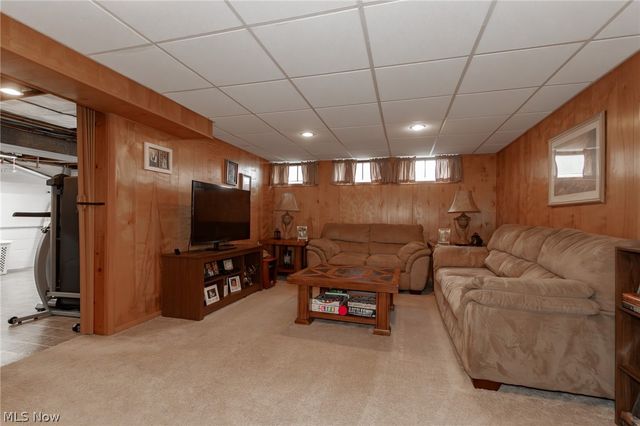 281 E 286th Street, Willowick, OH 44095