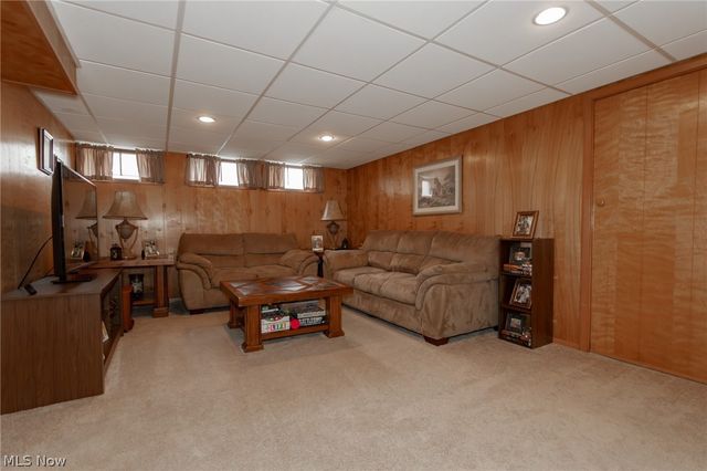 281 E 286th Street, Willowick, OH 44095