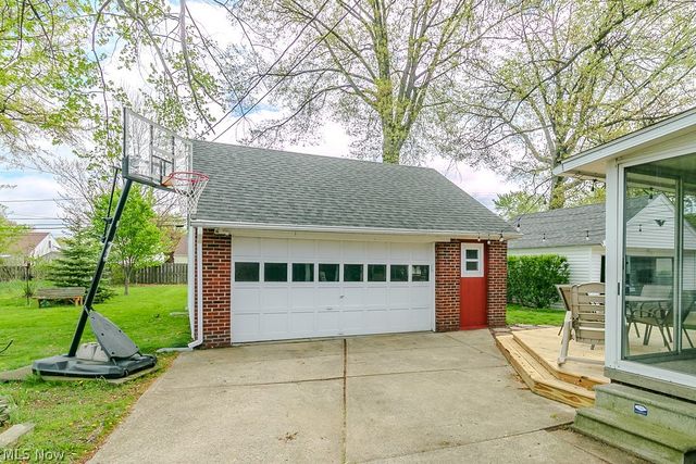 281 E 286th Street, Willowick, OH 44095