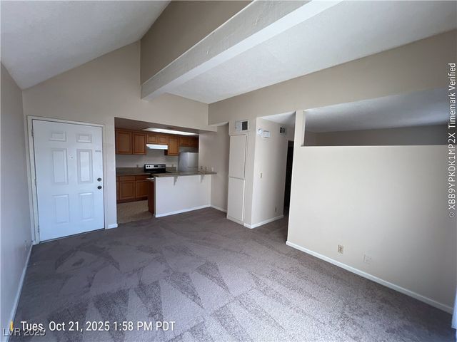 4360 Gannet Circle 18, Las Vegas, NV 89103