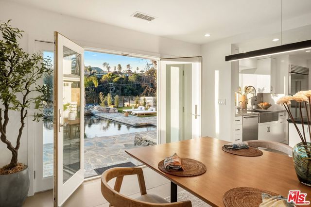 735 Lachman Lane, Pacific Palisades (los Angeles), CA 90272