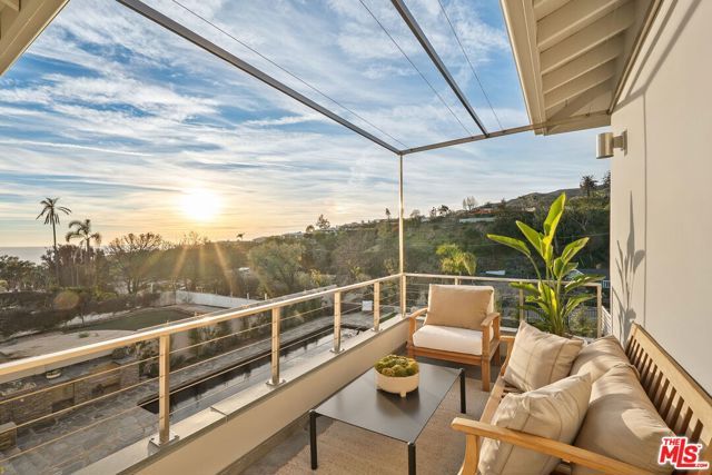 735 Lachman Lane, Pacific Palisades (los Angeles), CA 90272