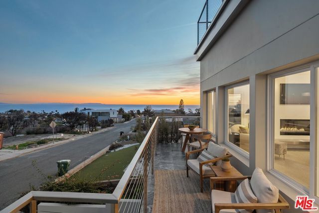 735 Lachman Lane, Pacific Palisades (los Angeles), CA 90272