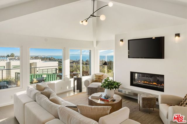 735 Lachman Lane, Pacific Palisades (los Angeles), CA 90272