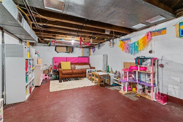 1601 Theater St, Unity Twp, PA 15650