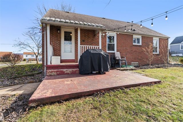 1601 Theater St, Unity Twp, PA 15650