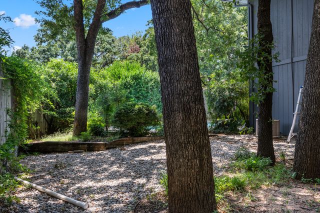 2201 Adams Drive, Arlington, TX 76011