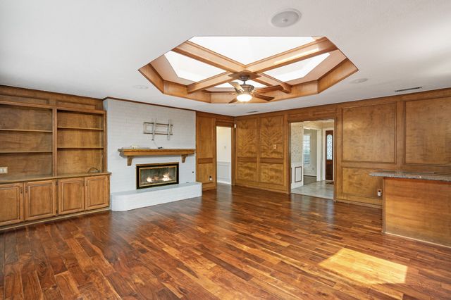 2201 Adams Drive, Arlington, TX 76011