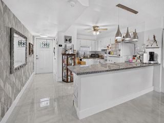 8941 S Hollybrook Blvd 202, Pembroke Pines, FL 33025