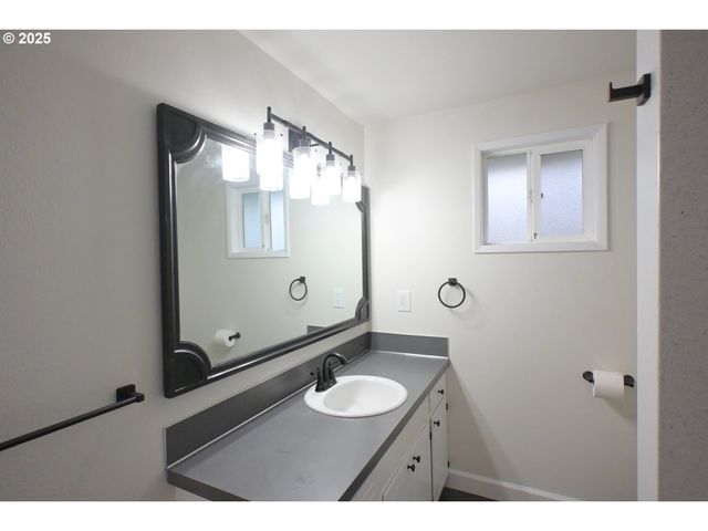 20375 Sw TAMMY Ct, Beaverton, OR 97078