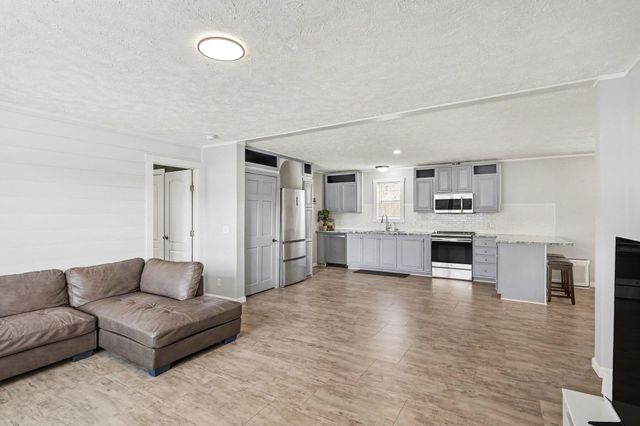 9491 Thorne Road, Horton, MI 49246