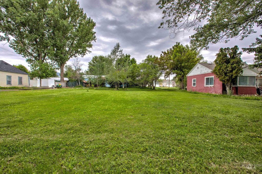 324 S Main St, Albion, ID 83311 photo 2