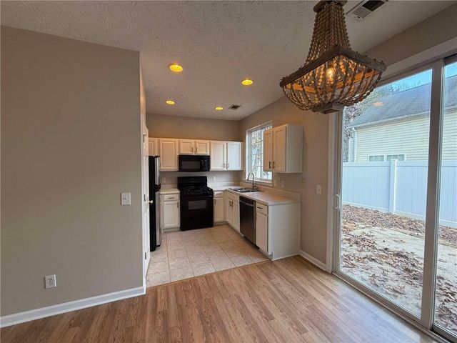 128 Windcroft Lane NW, Acworth, GA 30101
