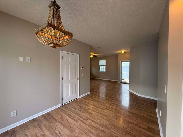 128 Windcroft Lane NW, Acworth, GA 30101