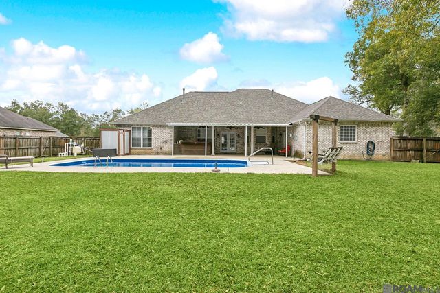 30241 Deaux Run, Albany, LA 70711