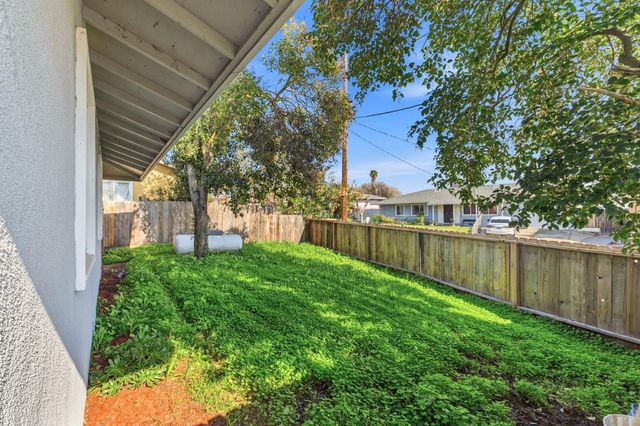 19520 Western Way, Madera, CA 93638