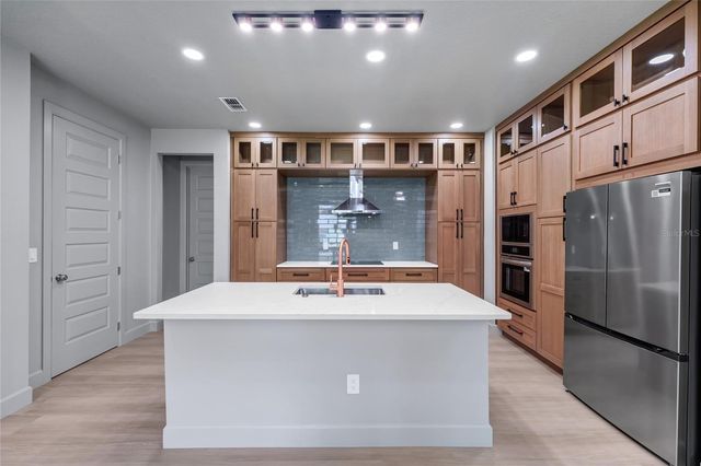2034 E GRANT AVENUE, Orlando, FL 32806