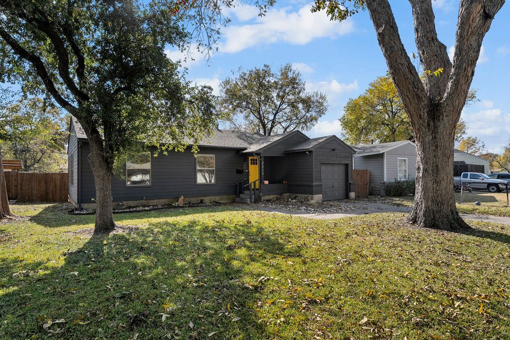 2212 Tealford Drive, Dallas, TX 75228