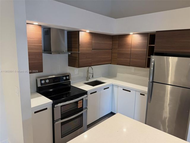 4990 NW 102nd Ave 201-2, Doral, FL 33178