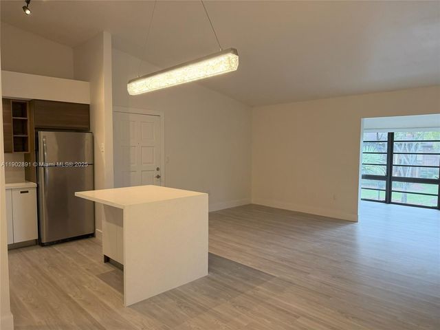 4990 NW 102nd Ave 201-2, Doral, FL 33178