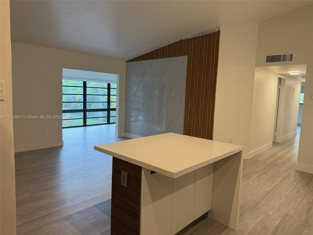 4990 NW 102nd Ave 201-2, Doral, FL 33178