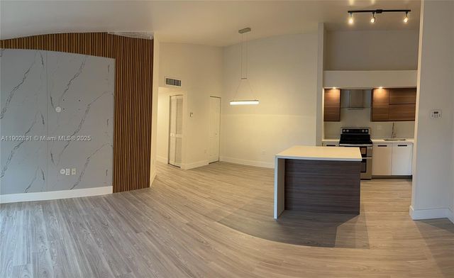 4990 NW 102nd Ave 201-2, Doral, FL 33178