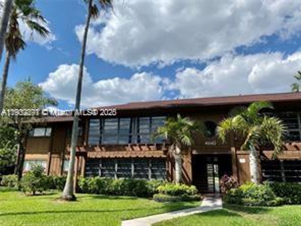 4990 NW 102nd Ave 201-2, Doral, FL 33178