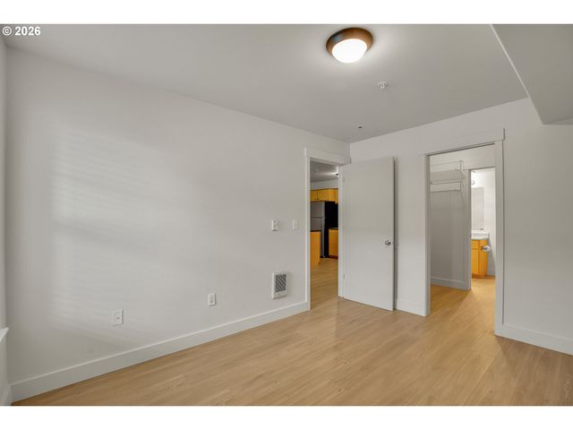 9837 Ne IRVING St 312, Portland, OR 97220