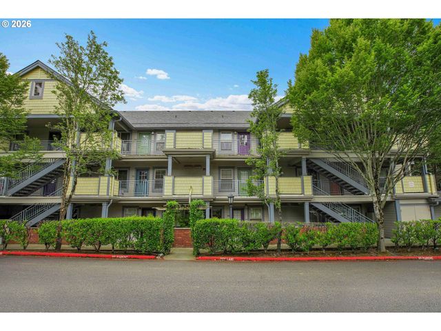 9837 Ne IRVING St 312, Portland, OR 97220