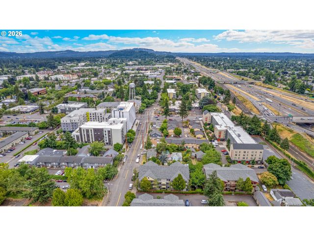 9837 Ne IRVING St 312, Portland, OR 97220