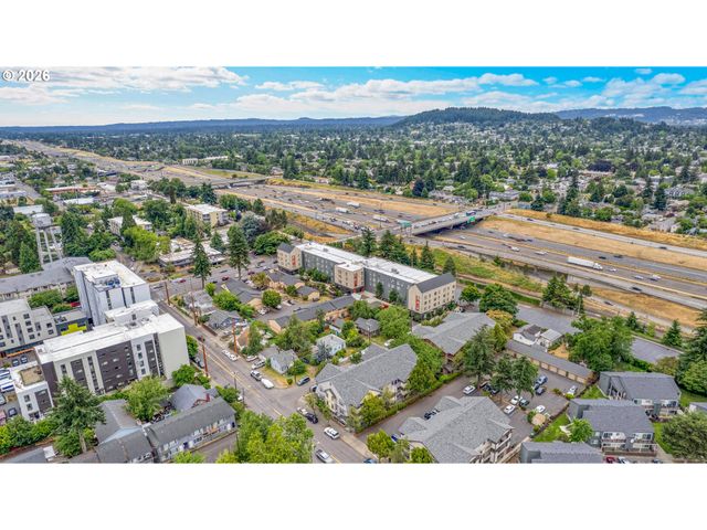 9837 Ne IRVING St 312, Portland, OR 97220