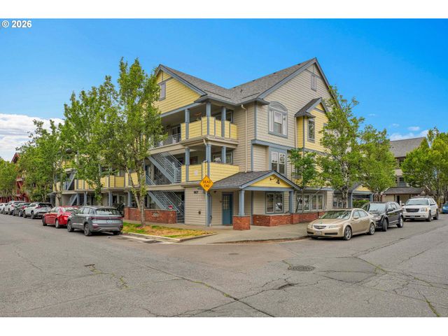 9837 Ne IRVING St 312, Portland, OR 97220