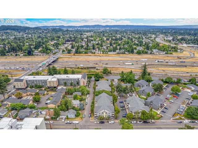 9837 Ne IRVING St 312, Portland, OR 97220