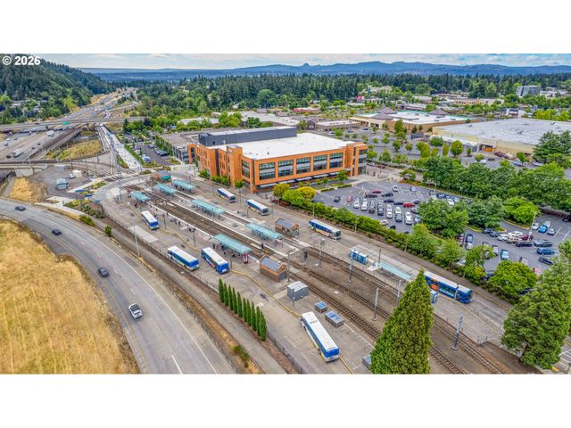 9837 Ne IRVING St 312, Portland, OR 97220
