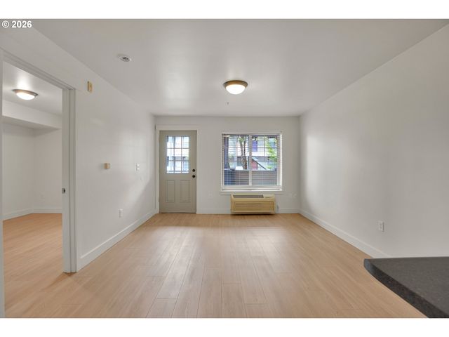 9837 Ne IRVING St 312, Portland, OR 97220