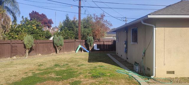 2615 N Bond Avenue, Fresno, CA 93703