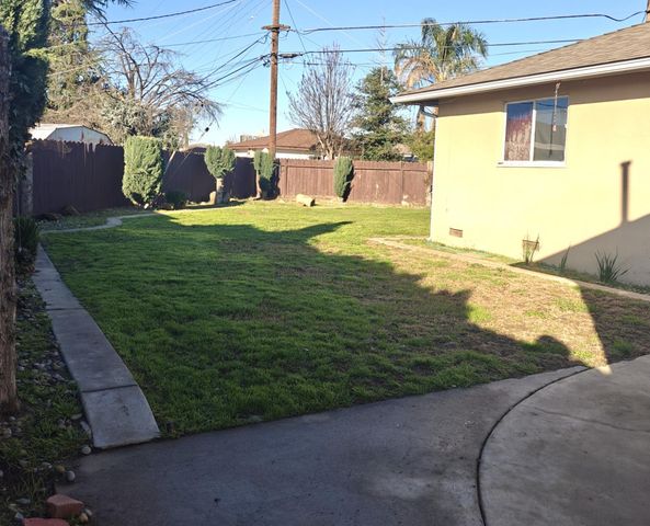 2615 N Bond Avenue, Fresno, CA 93703