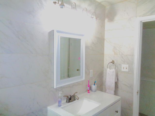 2615 N Bond Avenue, Fresno, CA 93703