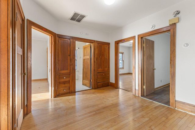 2704 N 46th STREET, Milwaukee, WI 53210