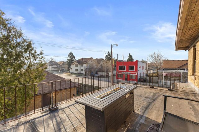 2704 N 46th STREET, Milwaukee, WI 53210